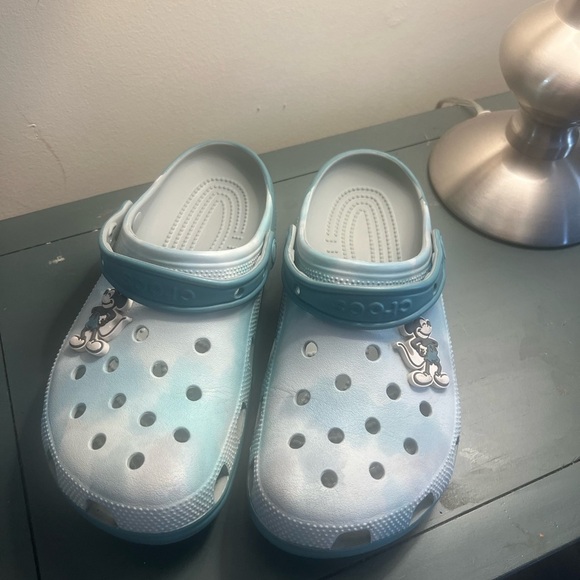 Crocs adult Disney Light Blue Clogs size 8 - Picture 1 of 8